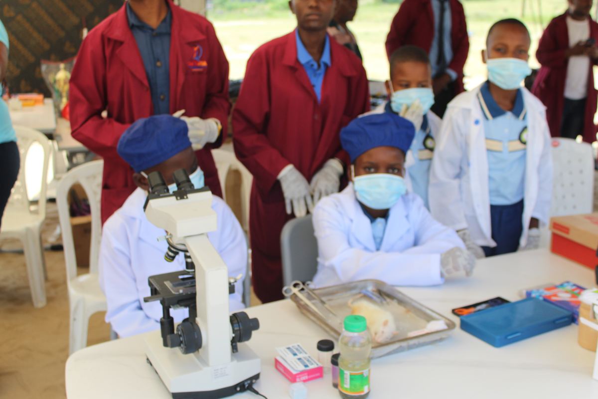 Science Club laboratory activity